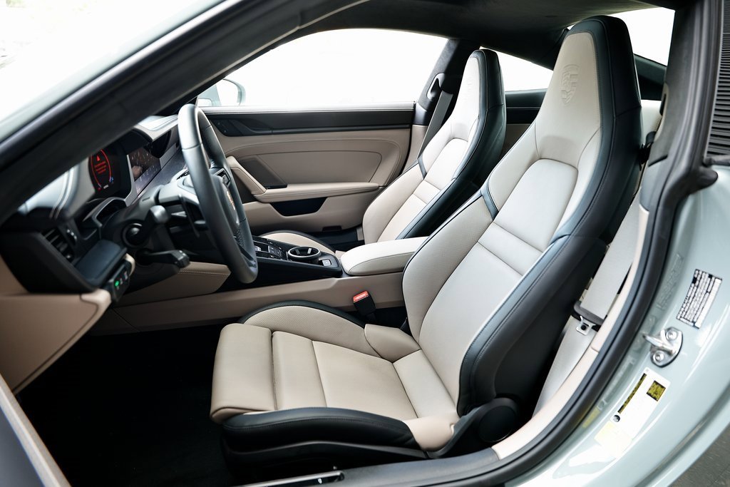 Certified 2025 Porsche 911 Carrera 4 GTS image 5