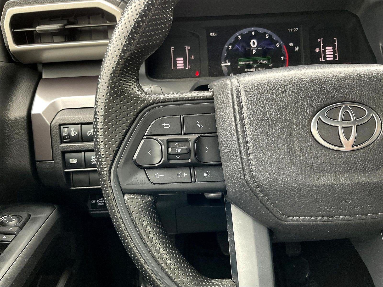 Used 2025 Toyota Tacoma SR5 AWD/4WD image 15