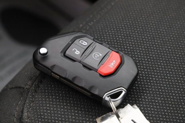 Used 2023 Jeep Gladiator Sport image 31