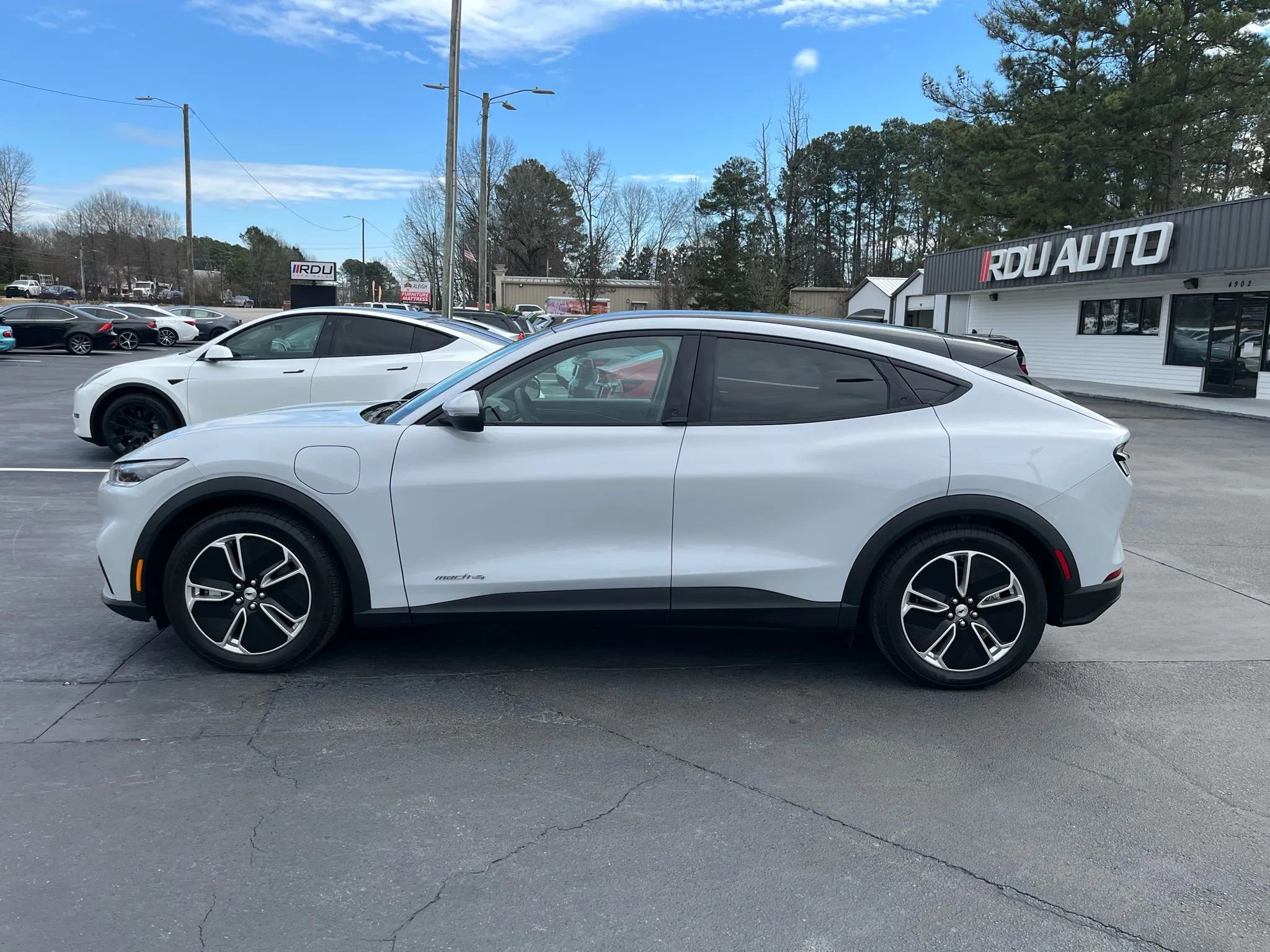 Used 2021 Ford Mustang Mach-E Select w/ Comfort/Appearance Package AWD/4WD image 7
