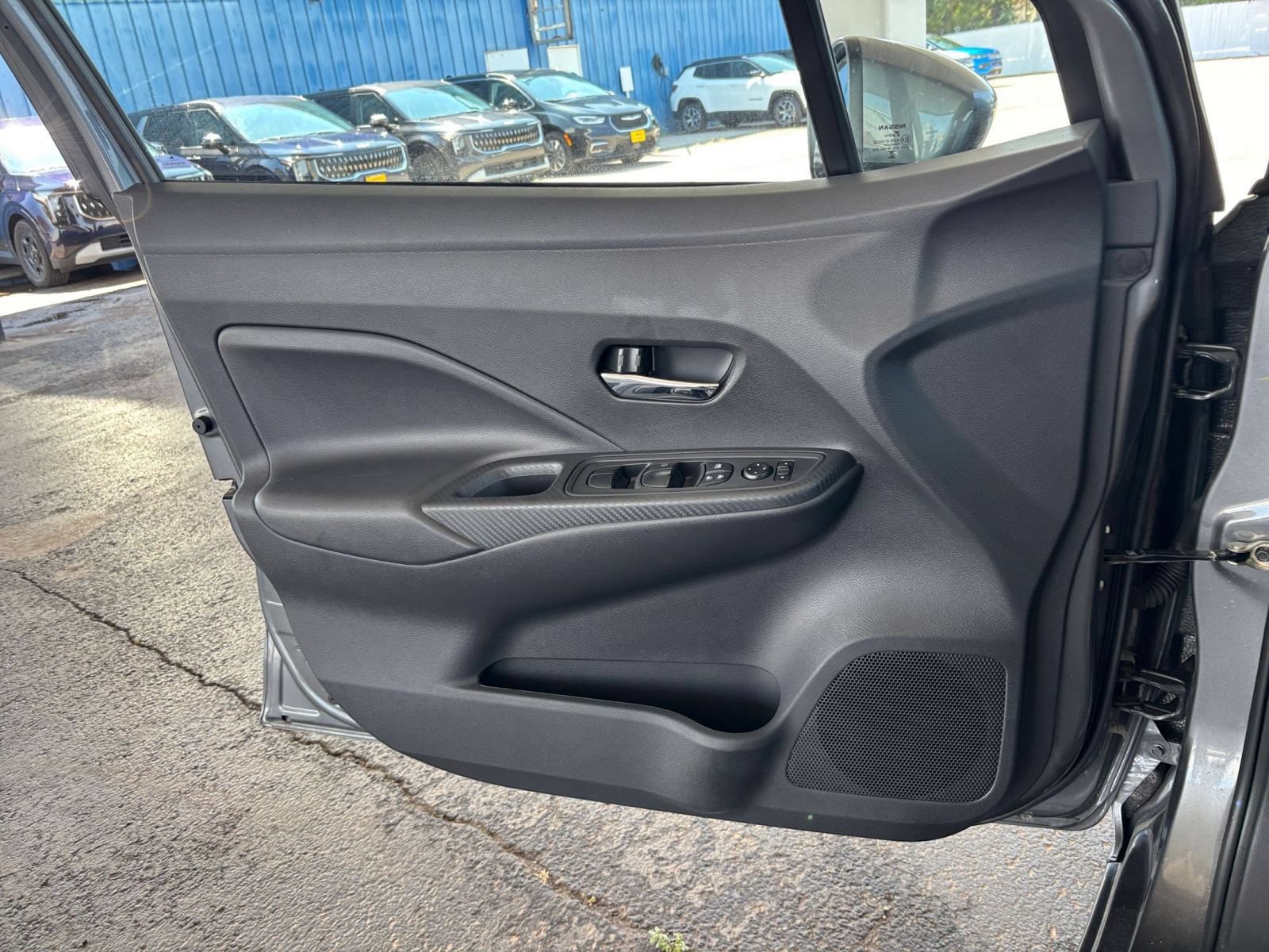 Used 2025 Nissan Versa SV FWD image 18