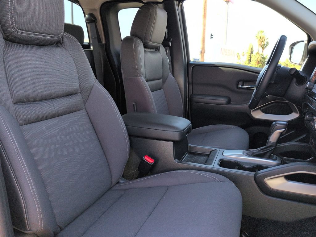 Used 2024 Nissan Frontier SV w/ SV Convenience Package AWD/4WD image 17