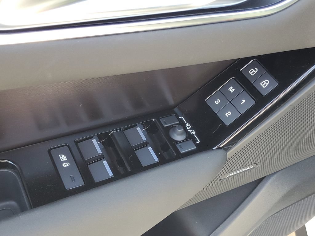 New 2026 Land Rover Range Rover Velar Belgravia AWD/4WD image 8