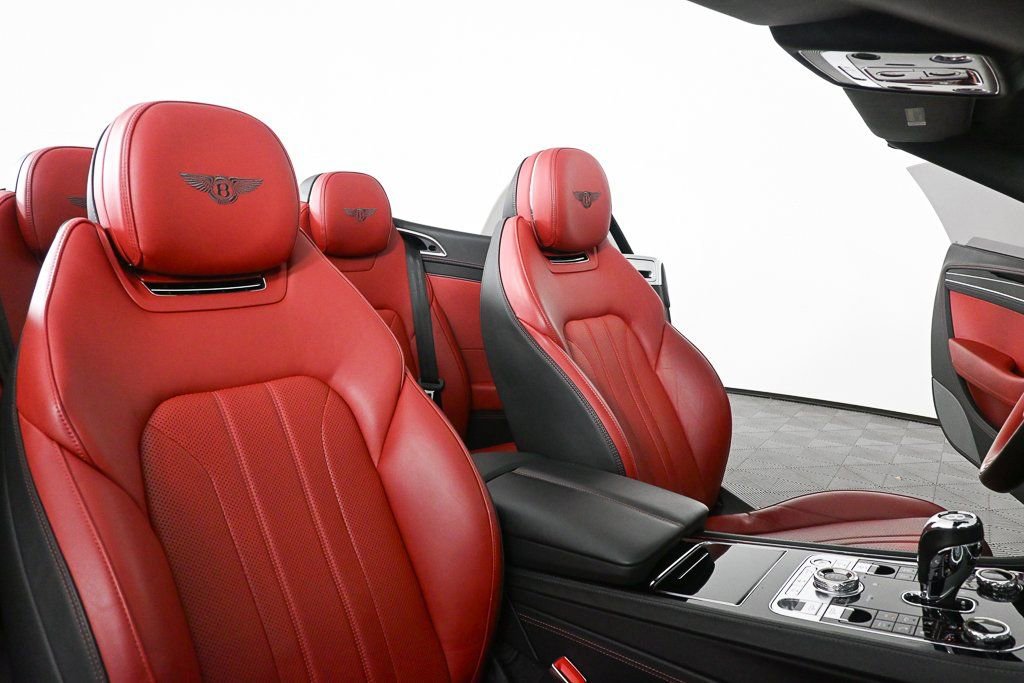 Used 2021 Bentley Continental GT V8 image 16