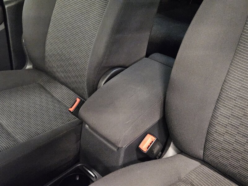 Used 2012 Volkswagen Tiguan LE FWD image 27