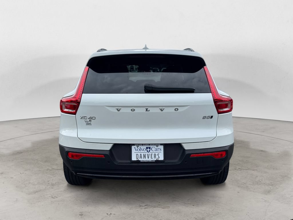Certified 2025 Volvo XC40 B5 Plus AWD/4WD image 5