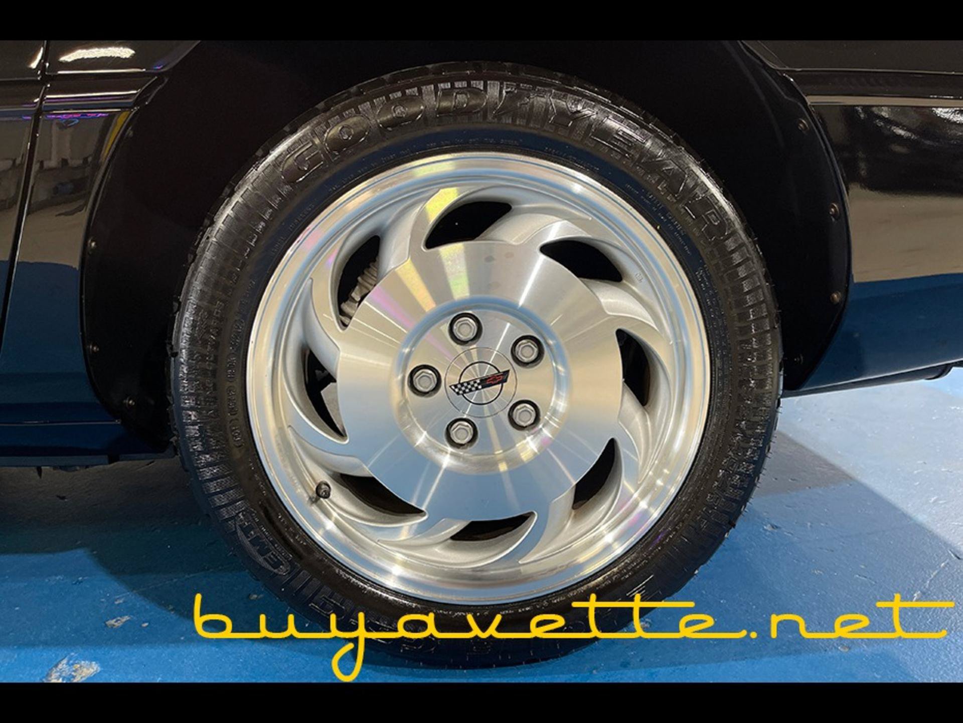 Used 1996 Chevrolet Corvette Convertible RWD image 14