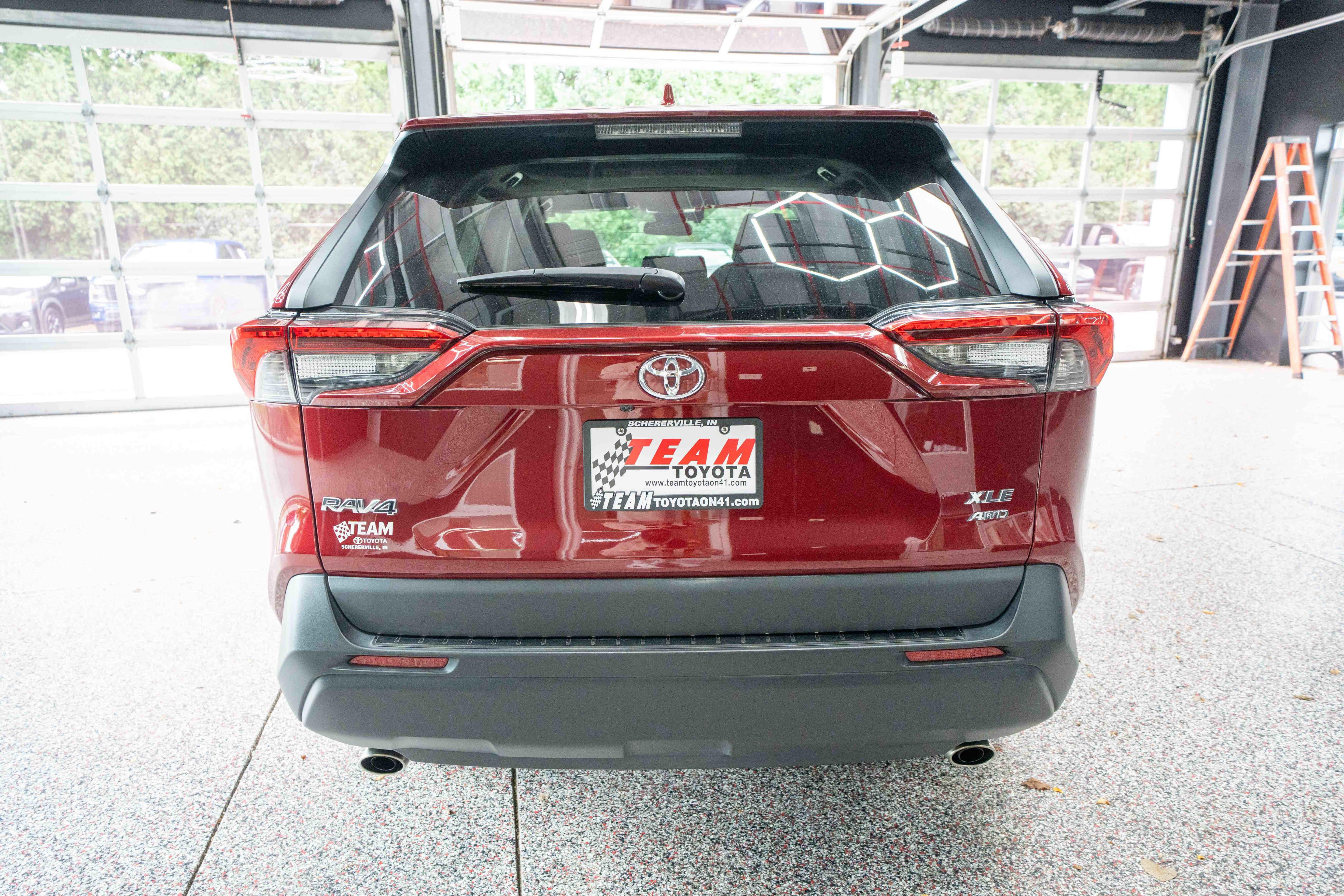Certified 2020 Toyota RAV4 XLE Premium AWD/4WD image 4