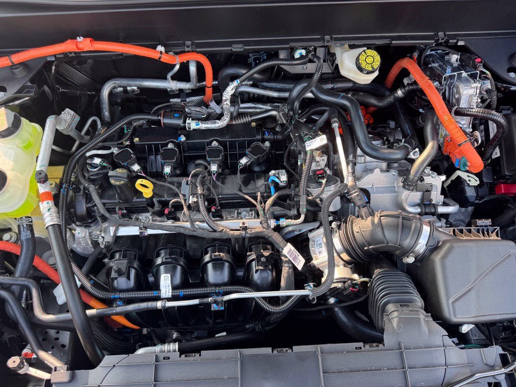 New 2026 Ford Maverick XLT w/ XLT Luxury Package FWD image 33