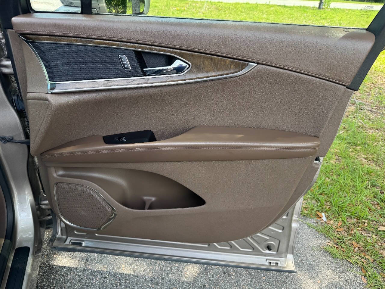Used 2018 Lincoln MKX Reserve w/ Lincoln MKX Climate Package FWD image 46
