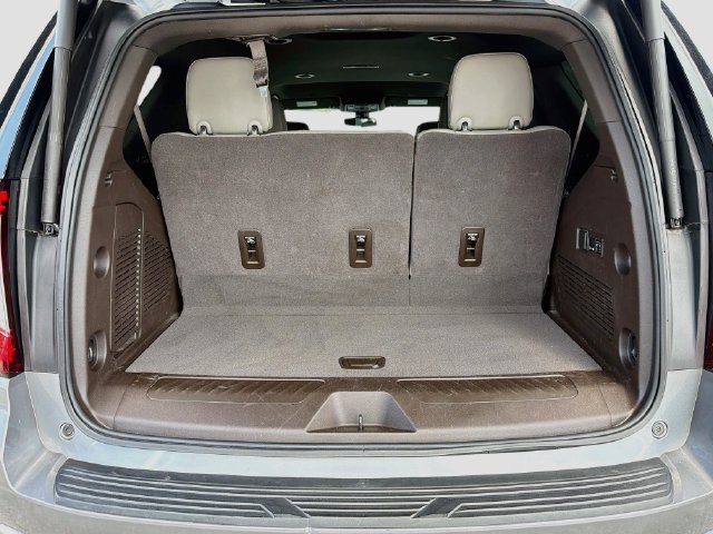 Used 2022 GMC Yukon SLT w/ SLT Luxury Package RWD image 12