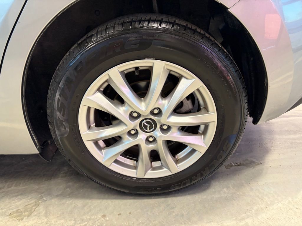 Used 2016 MAZDA MAZDA3 i Sport w/ Preferred Equipment Package image 19