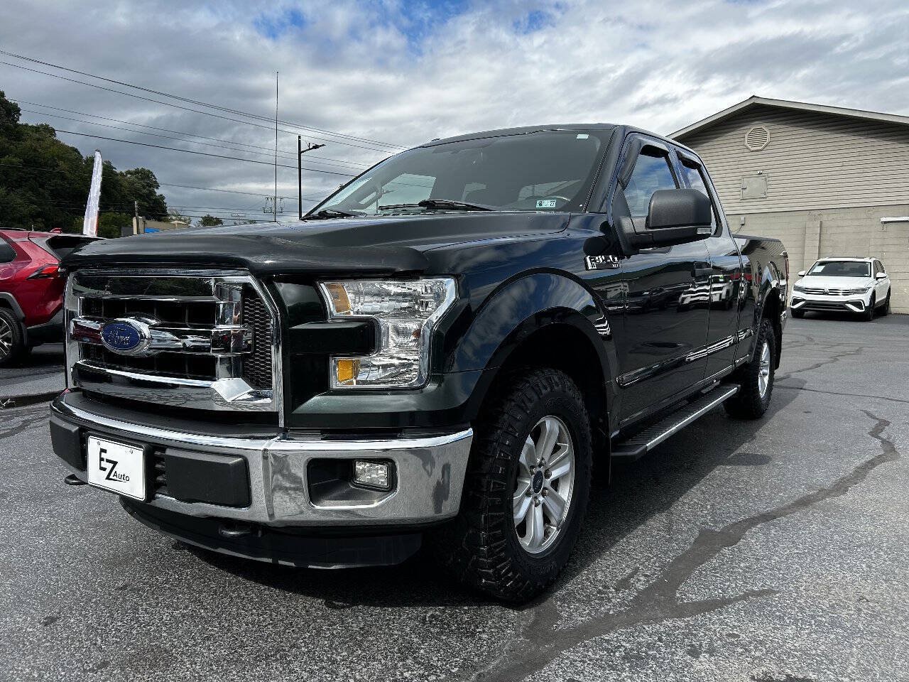 Used 2015 Ford F150 XLT w/ Equipment Group 301A Mid AWD/4WD image 4