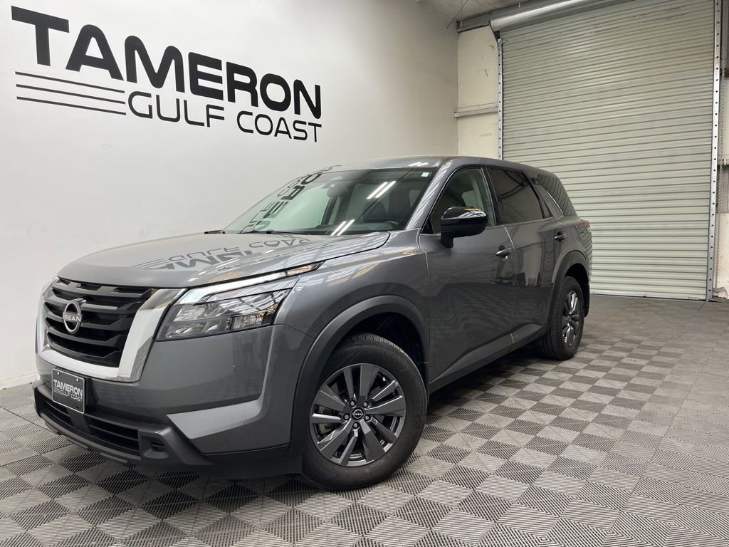 Used 2024 Nissan Pathfinder S image 2