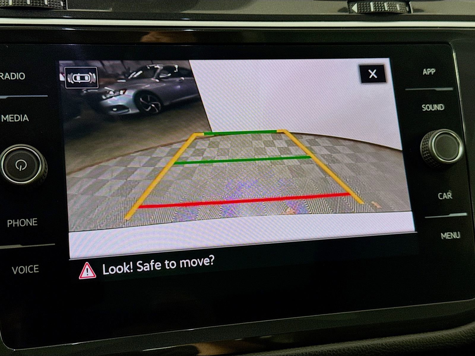 Used 2024 Volkswagen Tiguan SE R-Line FWD image 13