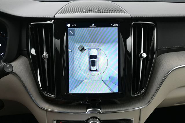 Used 2023 Volvo XC60 B5 Ultimate w/ Climate Package AWD/4WD image 21
