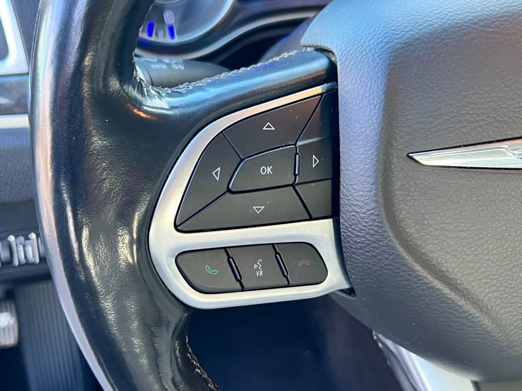 Used 2022 Chrysler 300 Touring L w/ Comfort Group image 16