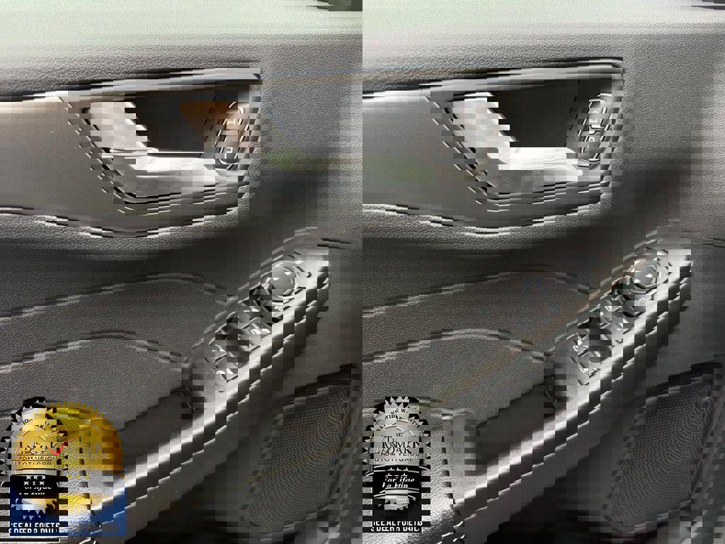 Used 2024 Ford Escape SE image 8