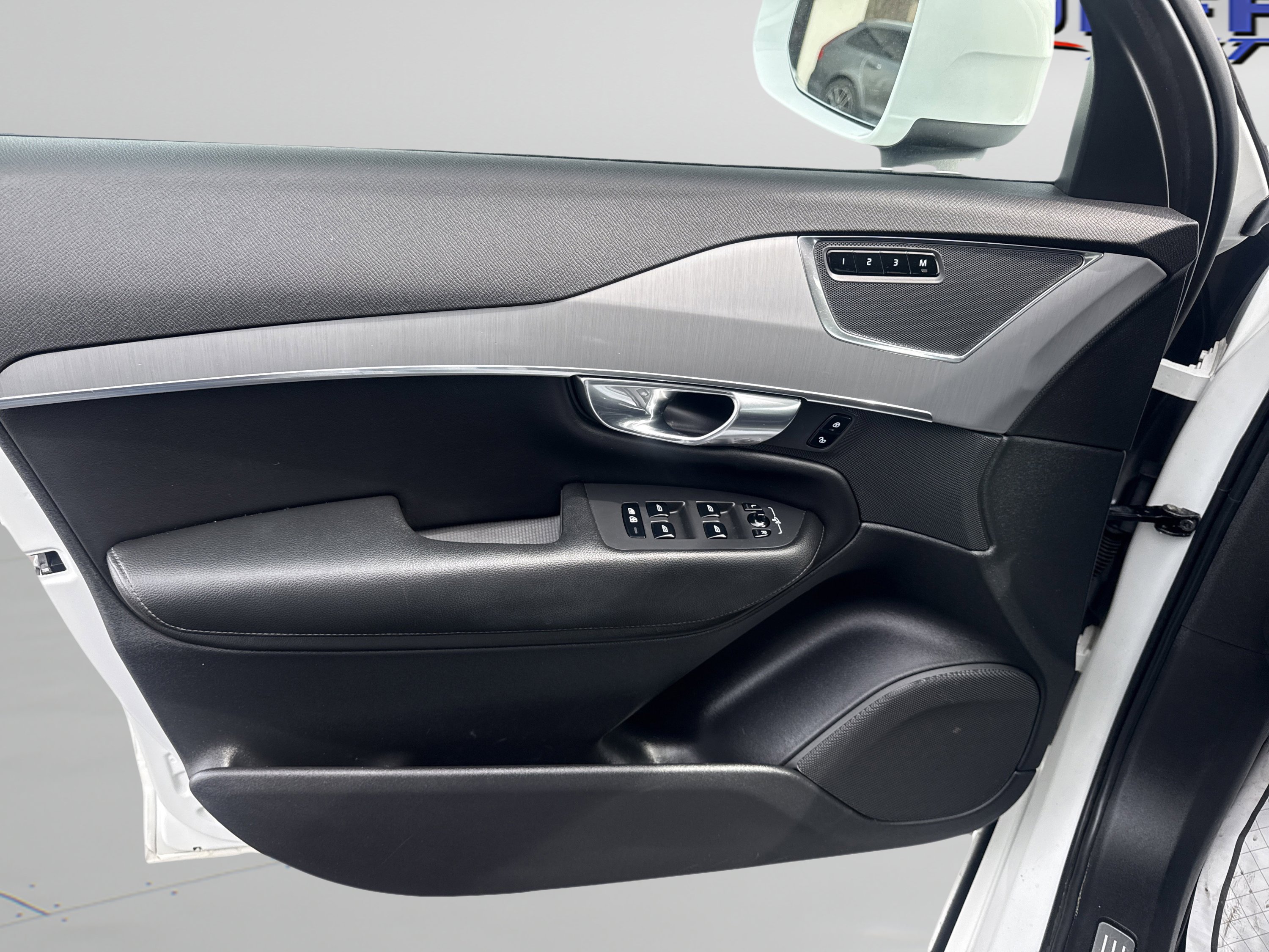 Used 2021 Volvo XC90 T5 Momentum w/ Protection Package image 20