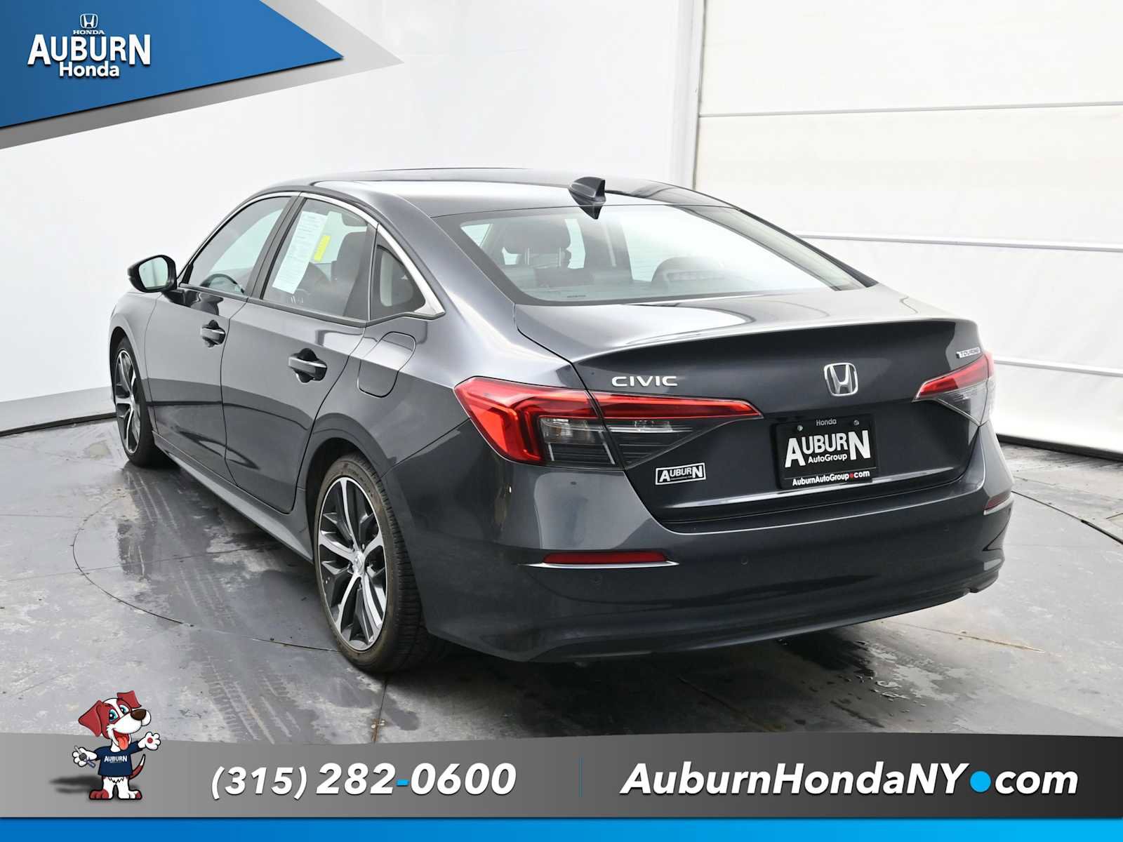 Used 2024 Honda Civic Touring image 4