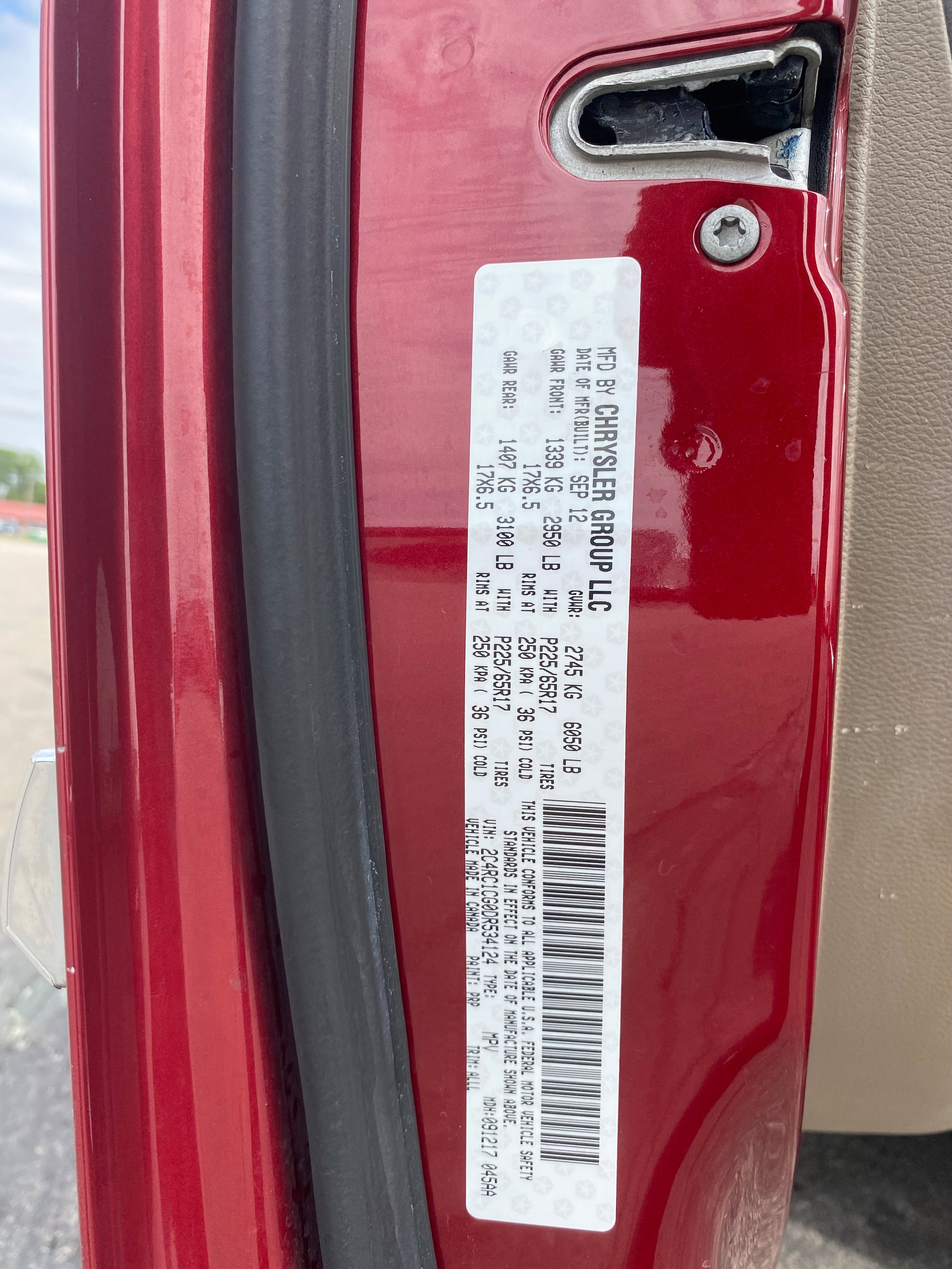 Used 2013 Chrysler Town & Country Touring-L w/ Driver Convenience Group FWD image 21