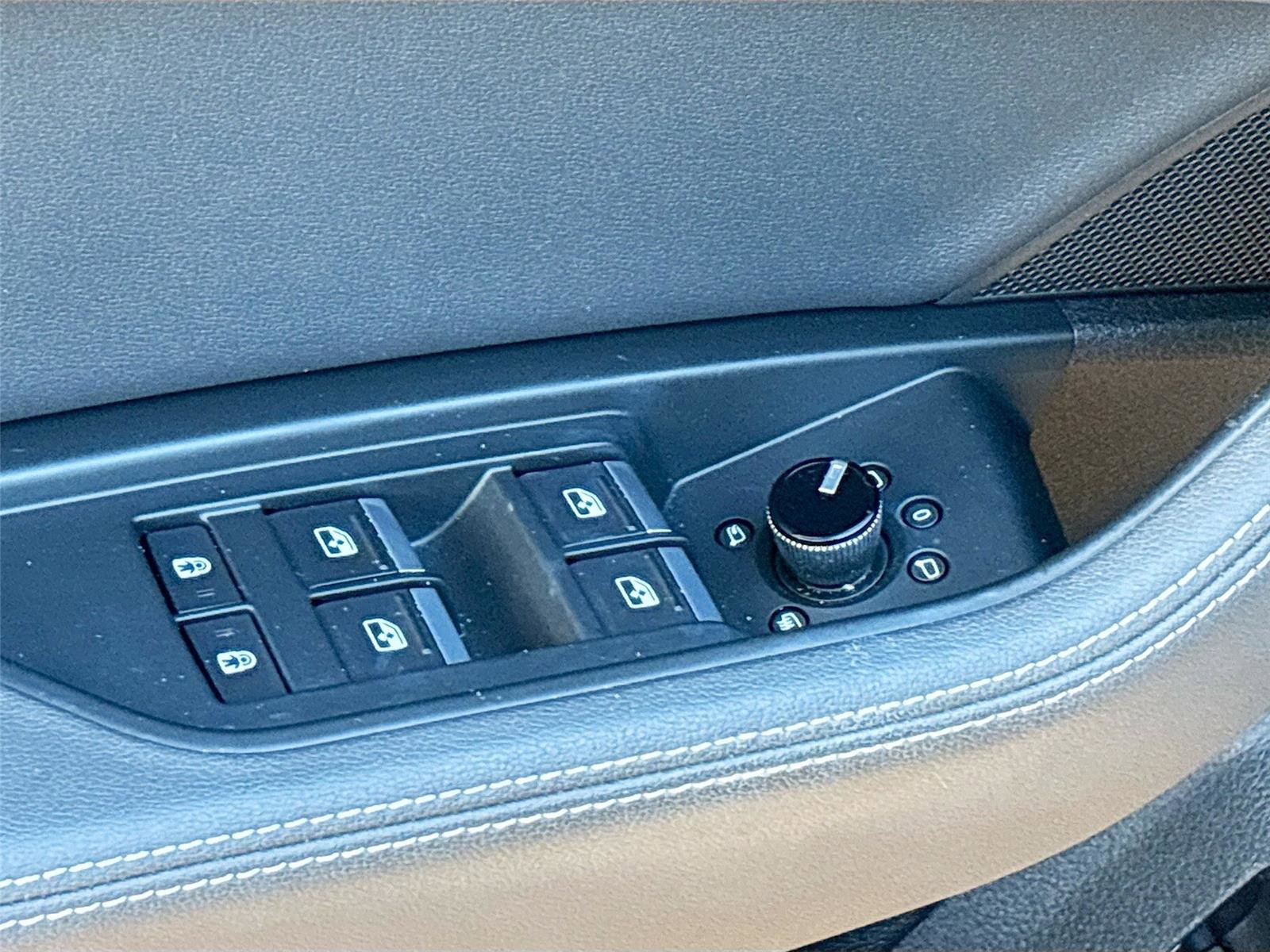 Used 2021 Audi e-tron Premium w/ Convenience Plus Package image 18