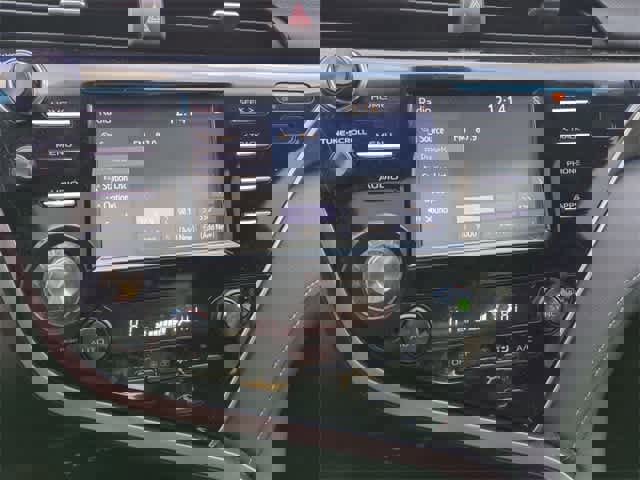 Used 2018 Toyota Camry XSE image 30