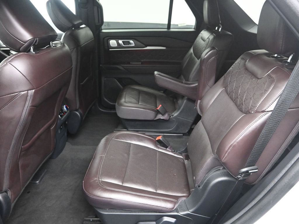 Used 2025 Ford Explorer Platinum w/ LUX Leather Package image 32