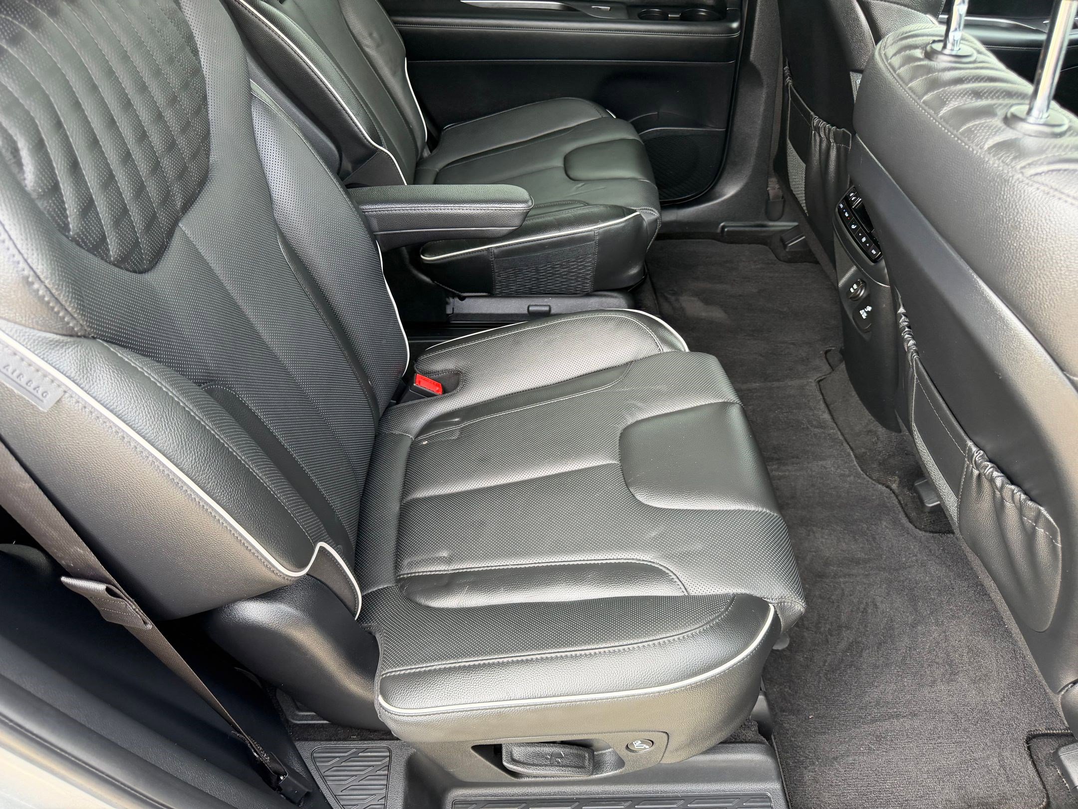 Used 2024 Hyundai Palisade Limited image 28