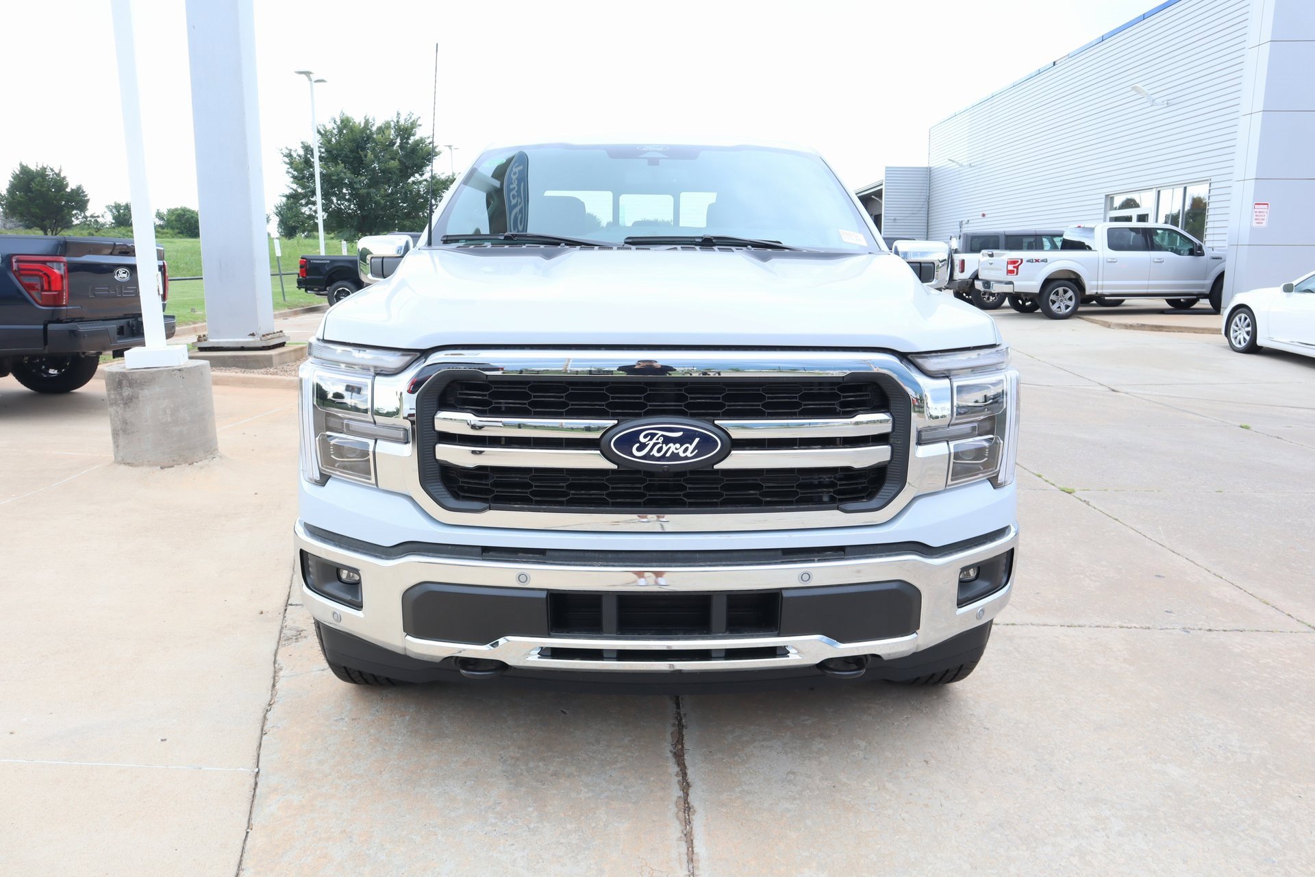 New 2025 Ford F150 Lariat w/ Equipment Group 502A High image 11