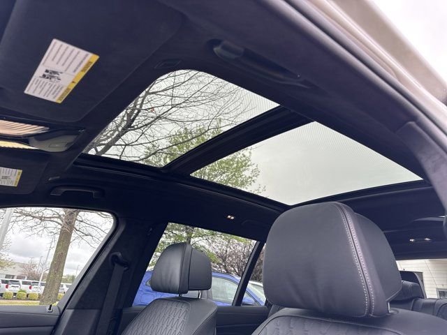 Certified 2026 BMW X7 M60i AWD/4WD image 9