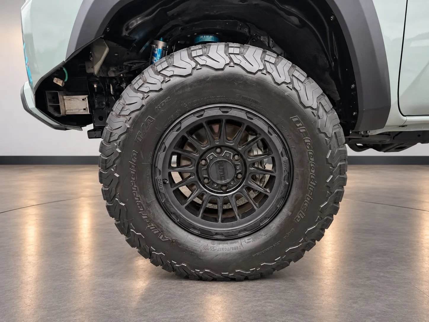 Used 2022 Toyota Tacoma TRD Off-Road w/ TRD Premium Off Road Package AWD/4WD image 25