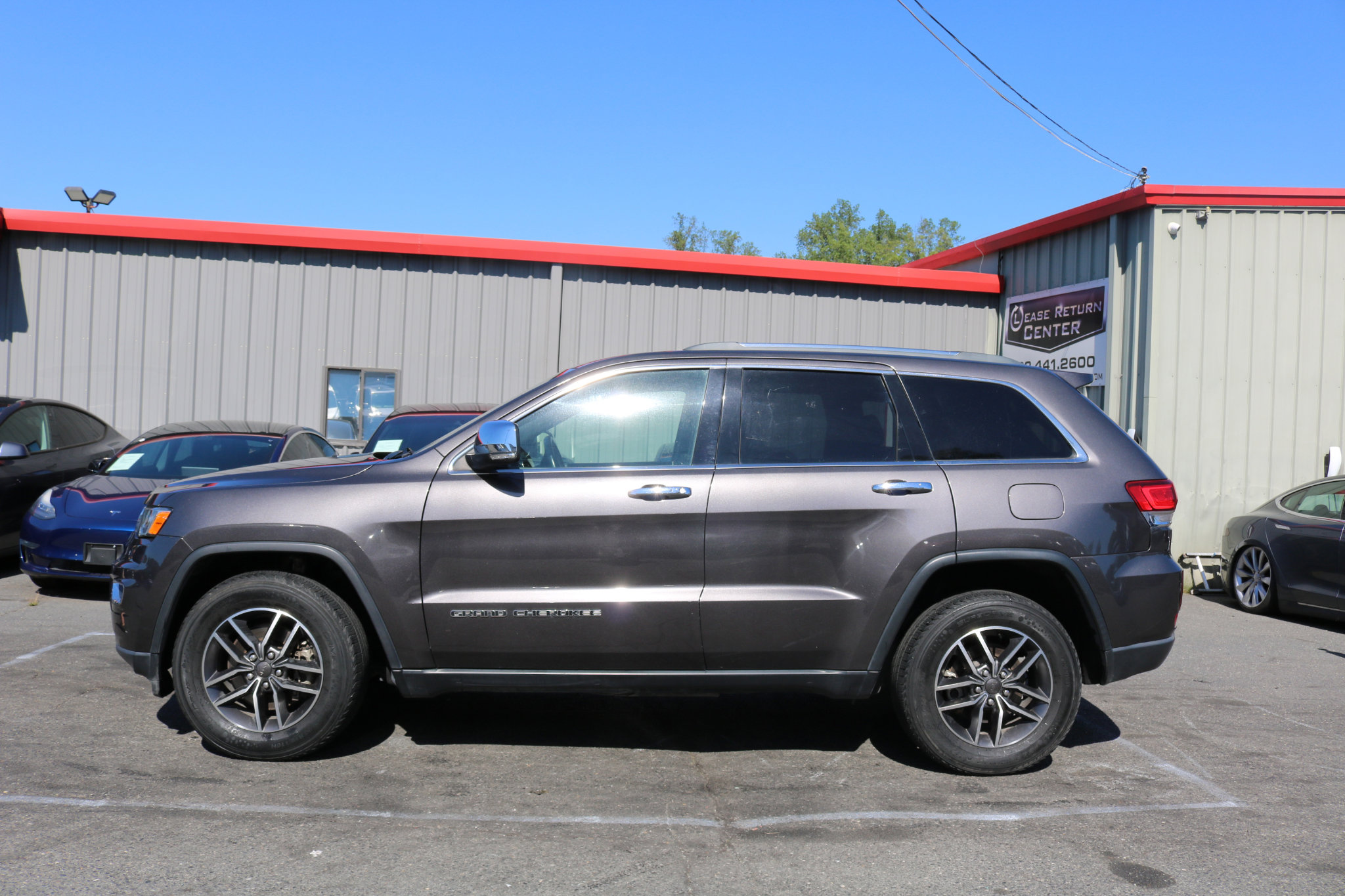 Used 2021 Jeep Grand Cherokee Limited w/ Luxury Group II image 4