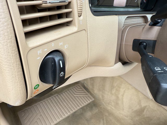 Used 2001 Mercedes-Benz E 320 Sedan image 18