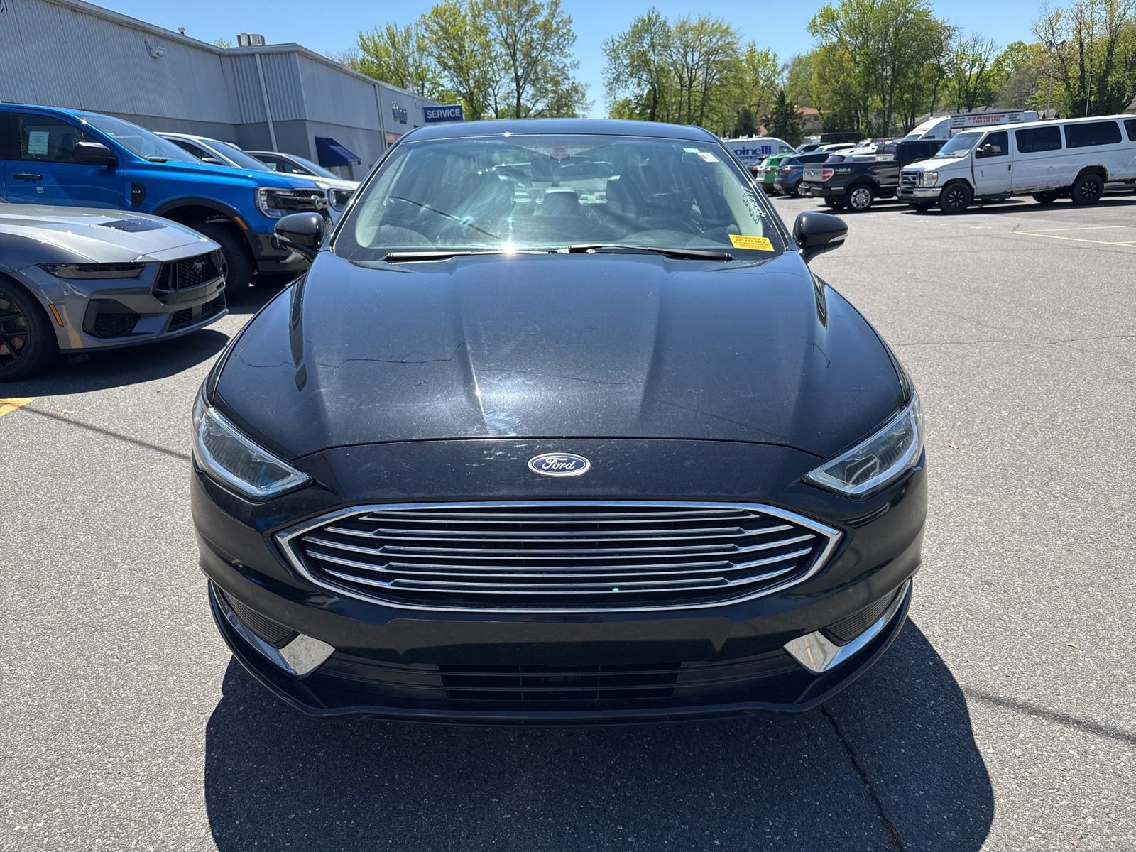 Used 2018 Ford Fusion SE w/ Fusion SE Technology Package FWD image 4