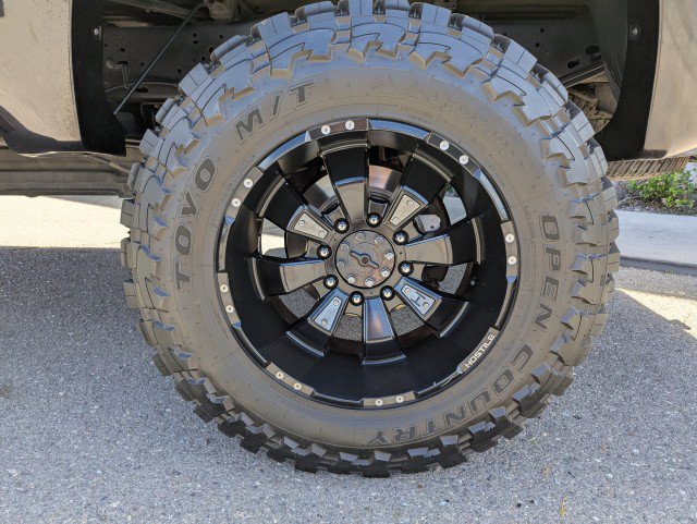 Used 2015 Ford F250 Platinum w/ FX4 Off-Road Package AWD/4WD image 26