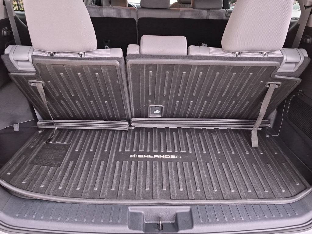 Used 2023 Toyota Highlander L FWD image 42