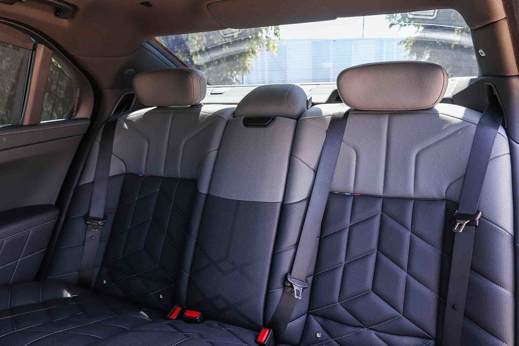 Used 2023 BMW 740i RWD image 19