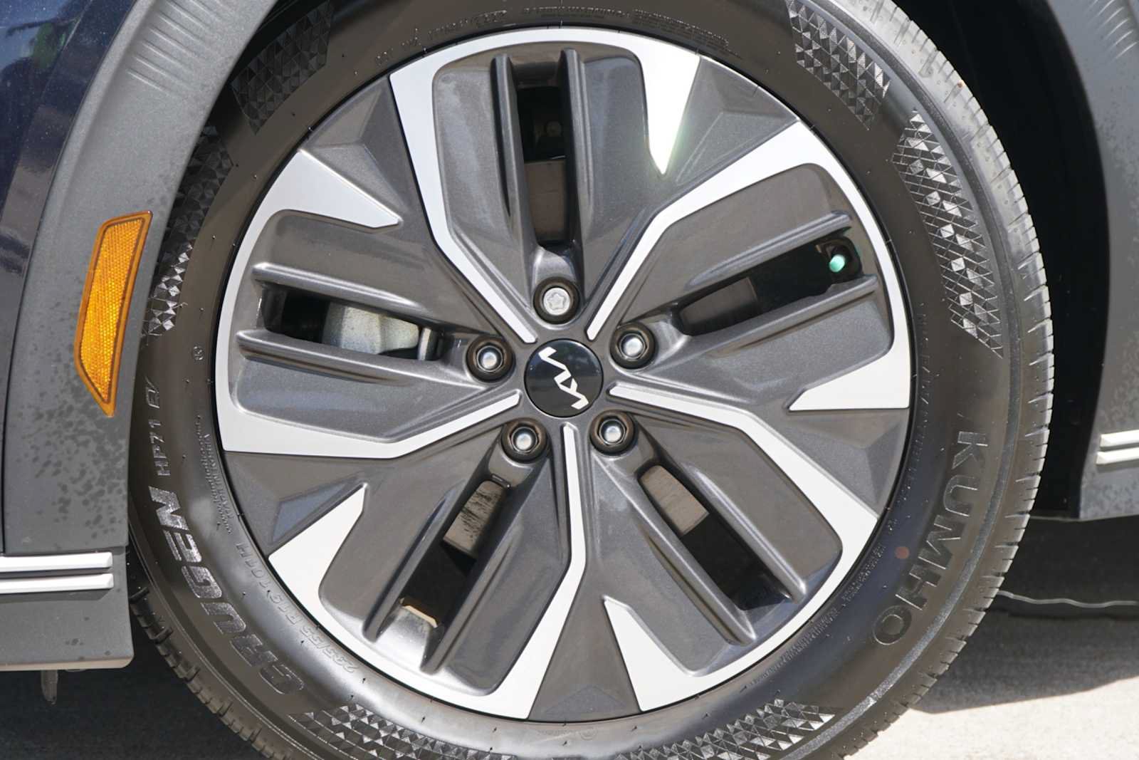 Certified 2024 Kia EV6 Light RWD image 2