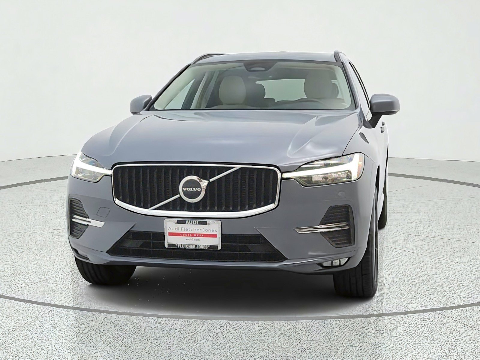 Used 2022 Volvo XC60 B5 Momentum AWD/4WD image 2