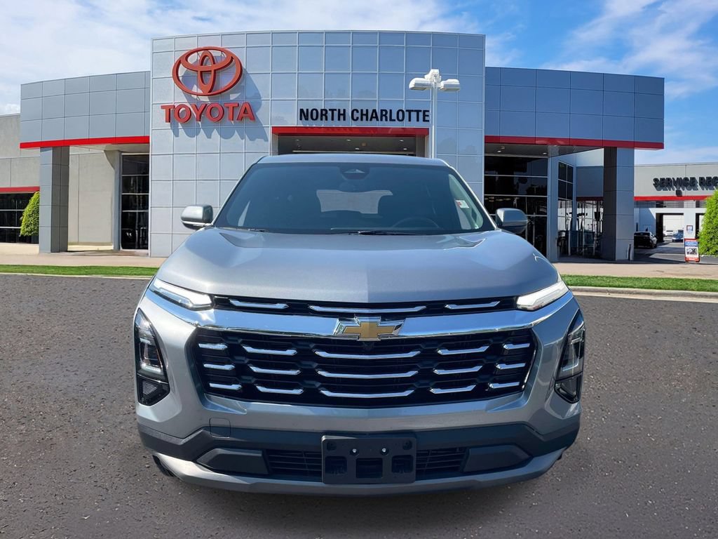Used 2026 Chevrolet Equinox LT AWD/4WD image 3