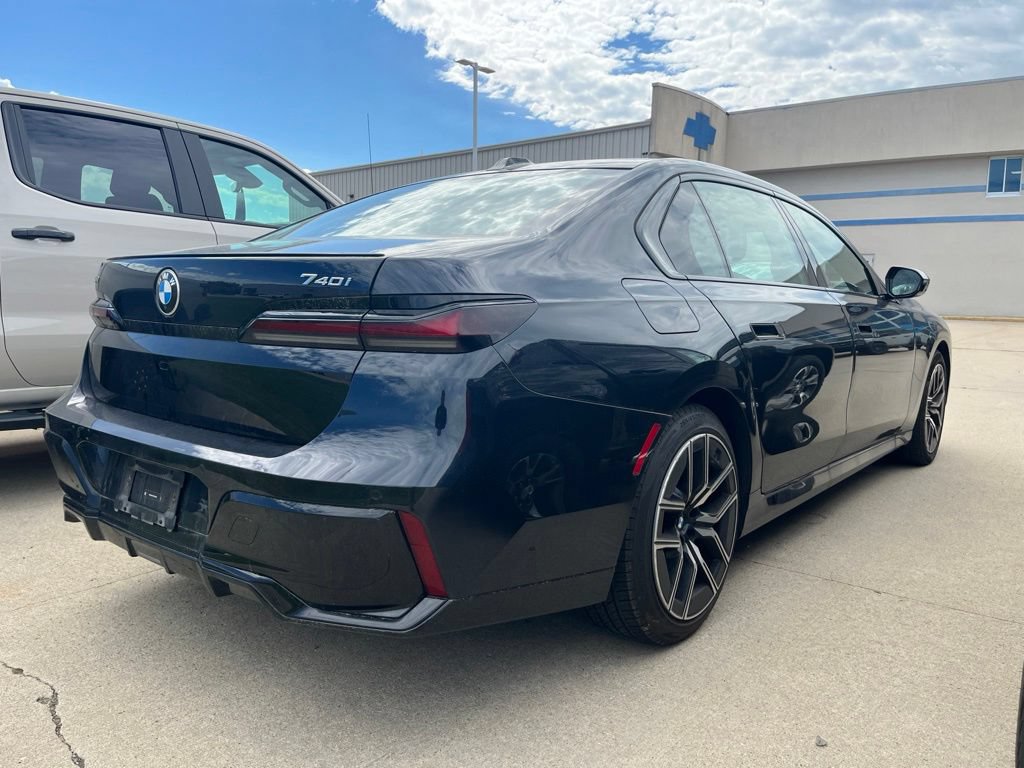 Used 2026 BMW 740i xDrive AWD/4WD image 4