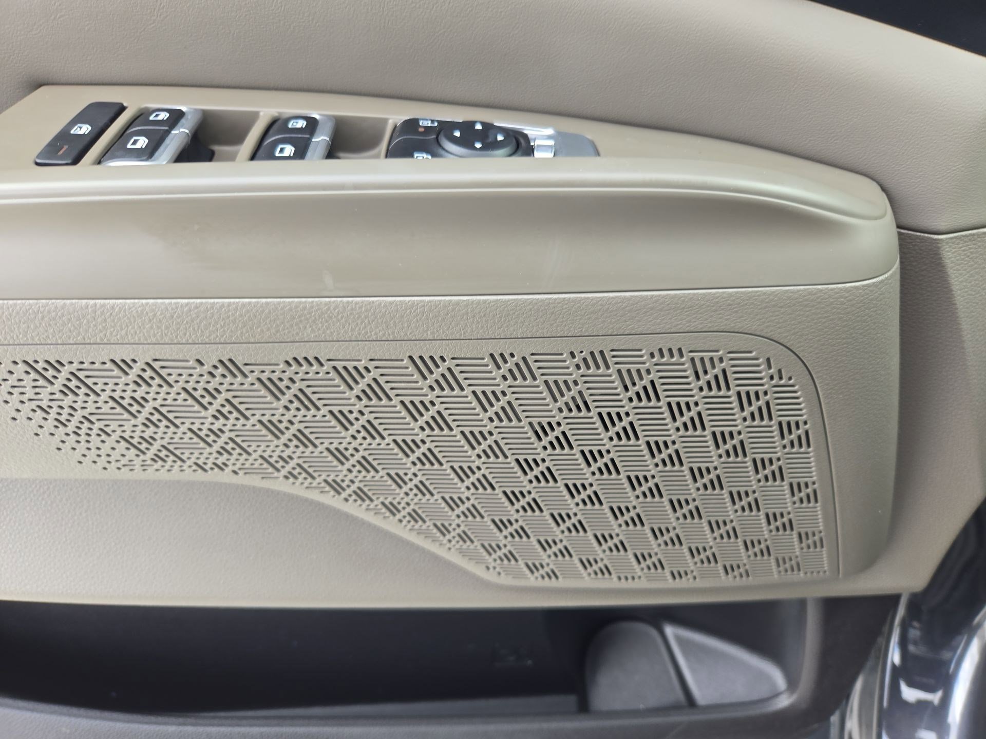 Used 2025 Kia Carnival image 15