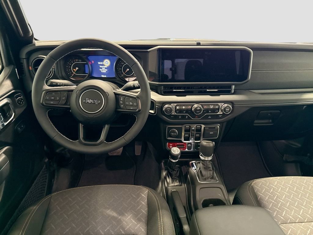 Used 2025 Jeep Gladiator Mojave w/ Convenience Group image 18