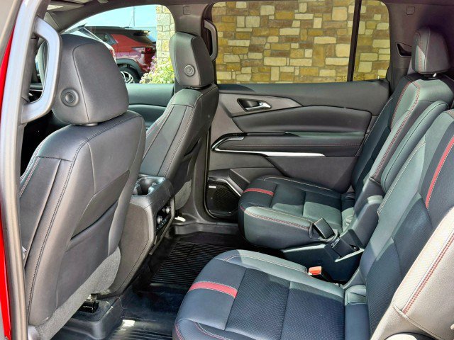Certified 2024 Chevrolet Traverse RS FWD image 18