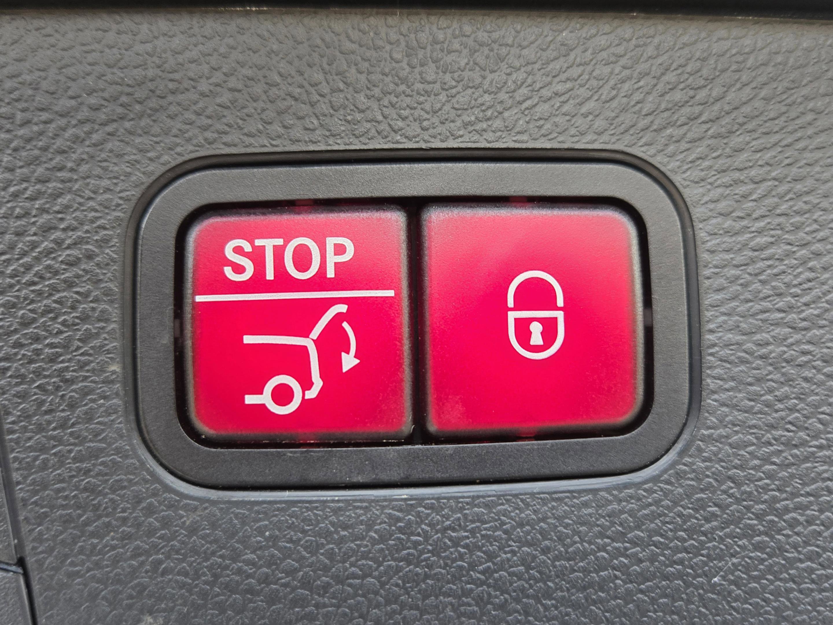 Used 2020 Mercedes-Benz GLC 300 4MATIC image 18