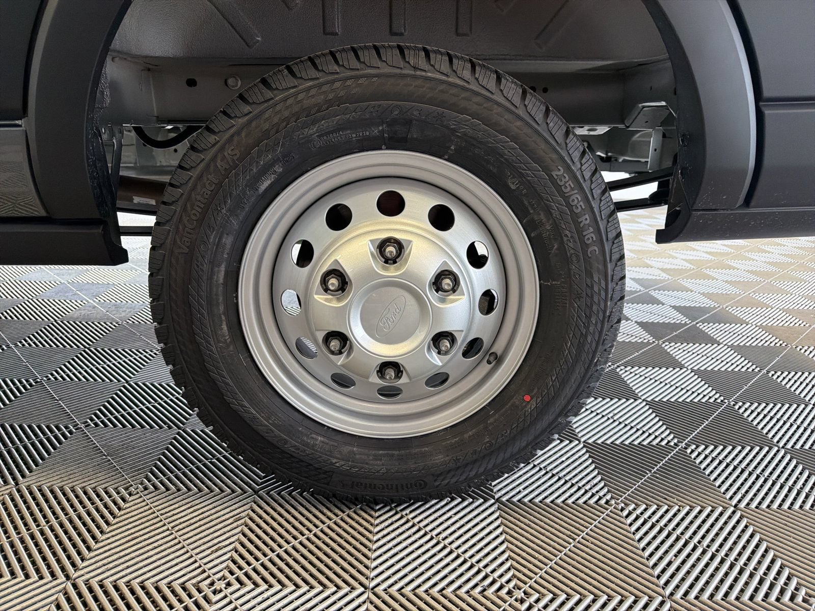 New 2026 Ford Transit 250 148 Medium Roof RWD image 8