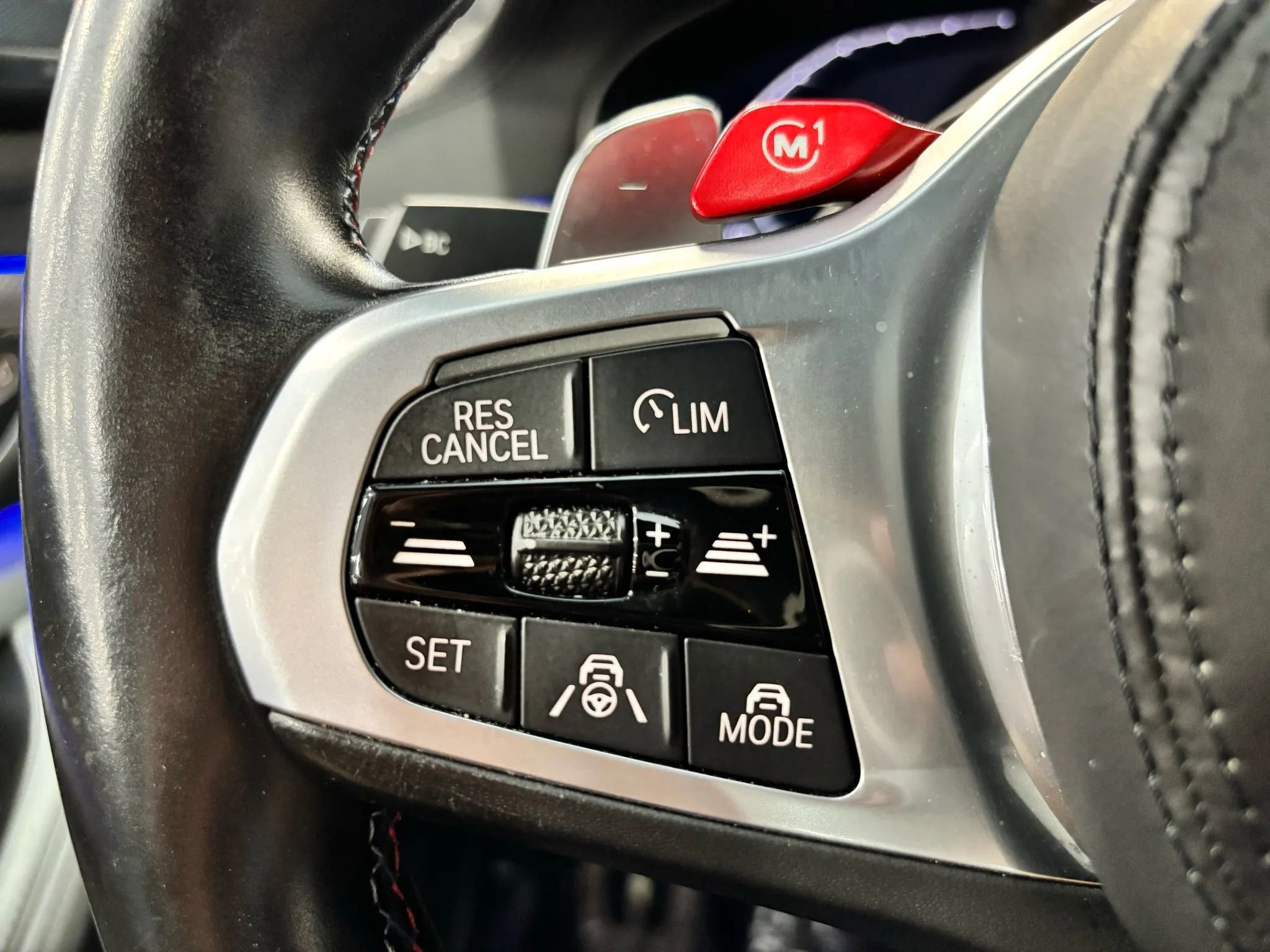 Used 2023 BMW M5 image 35