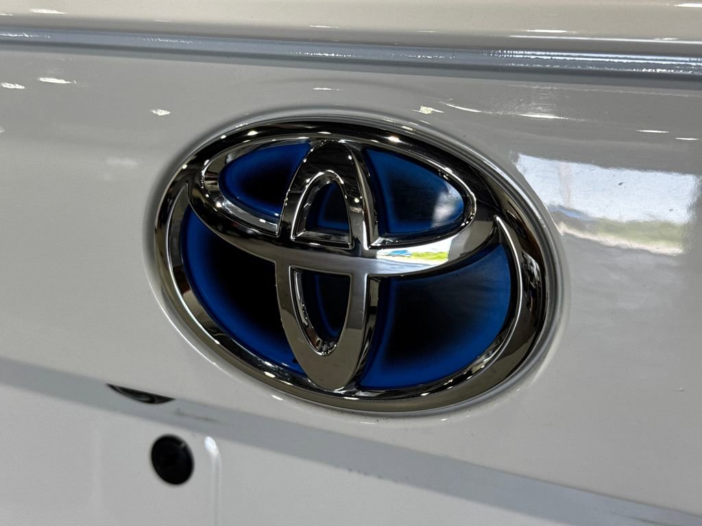 Used 2021 Toyota RAV4 LE AWD/4WD image 35