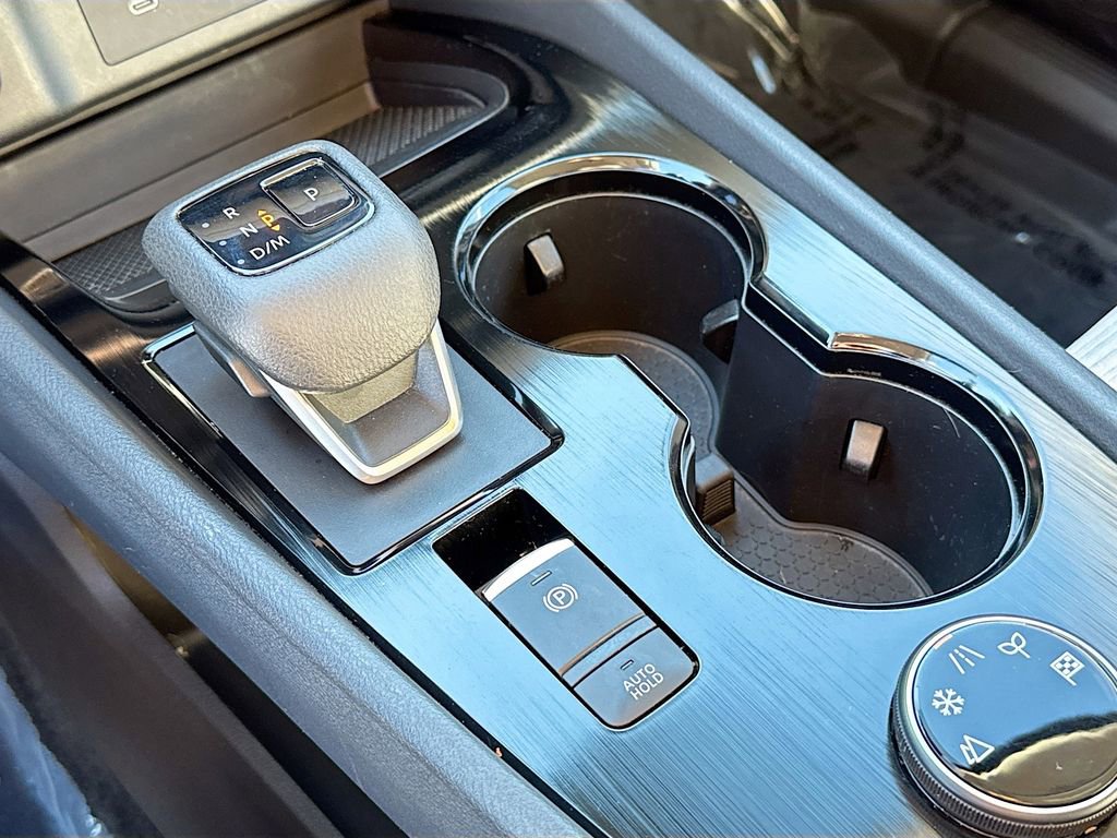 Used 2023 Nissan Rogue SV image 14